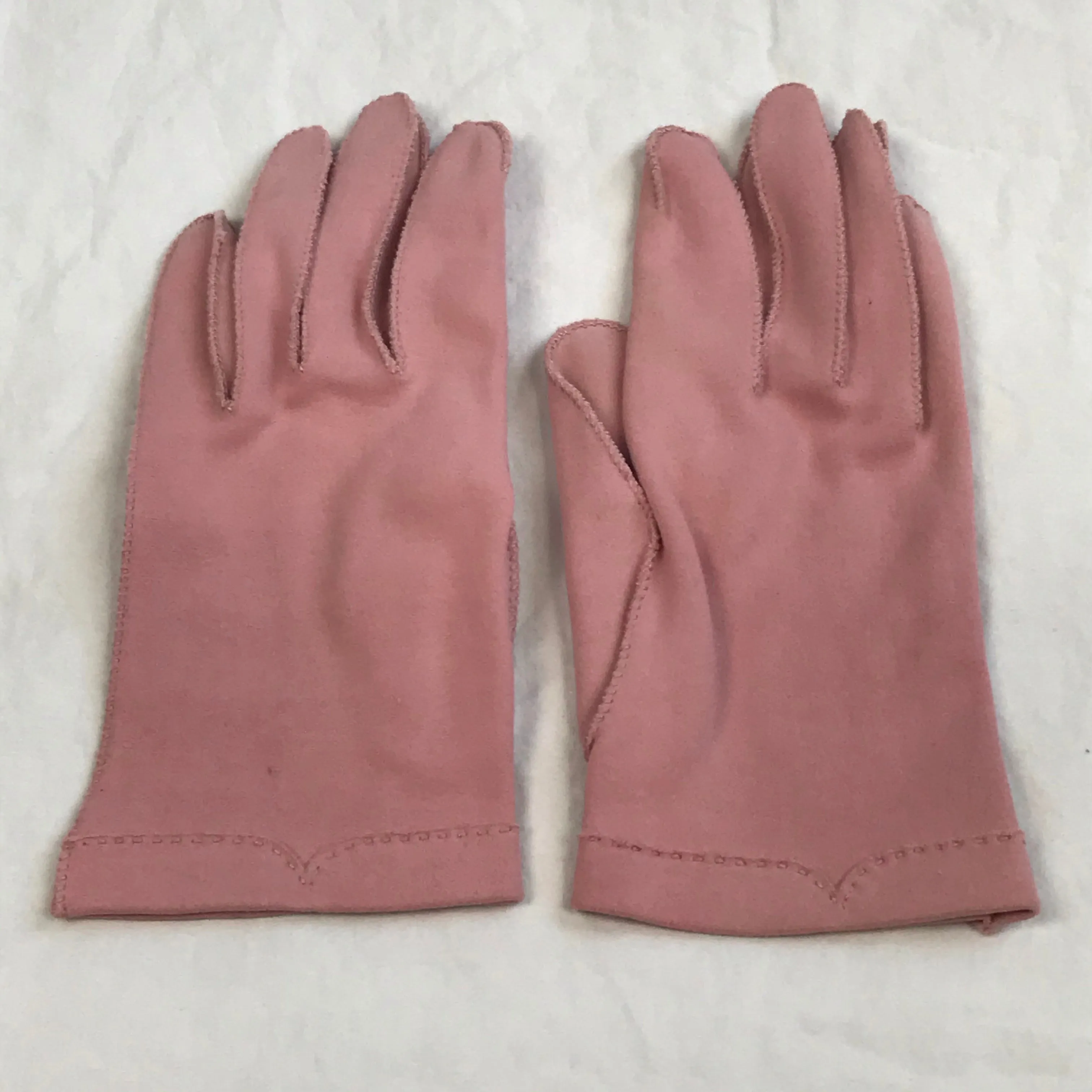 1950’s Crescendoe Dusty Pink Leather Gloves