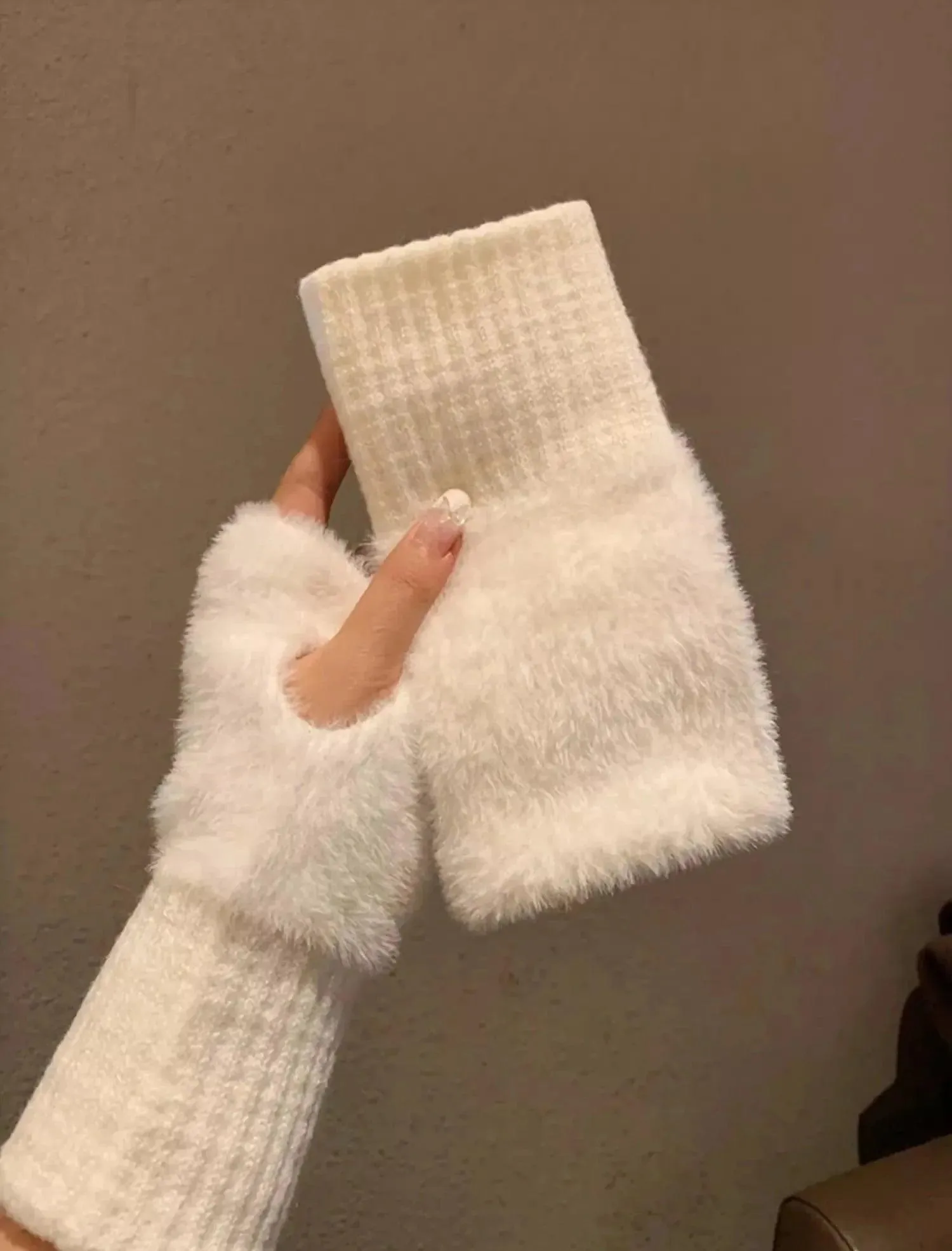 Faux Mink Fleece Winter Fingerless Gloves for Women – Cozy & Stylish