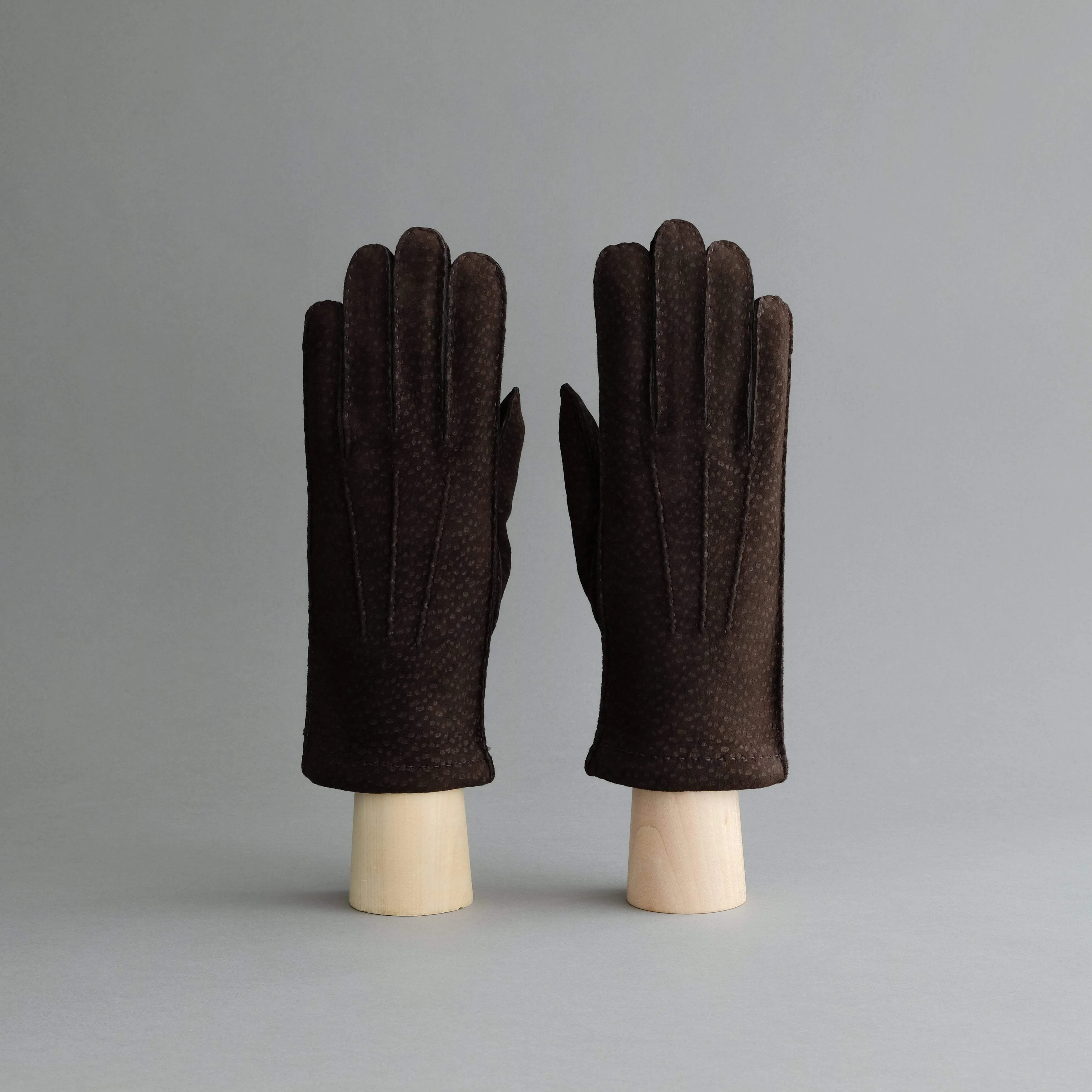 Gentlemen's Gloves from Dark Brown Carpincho Leather Lined With Cashmere