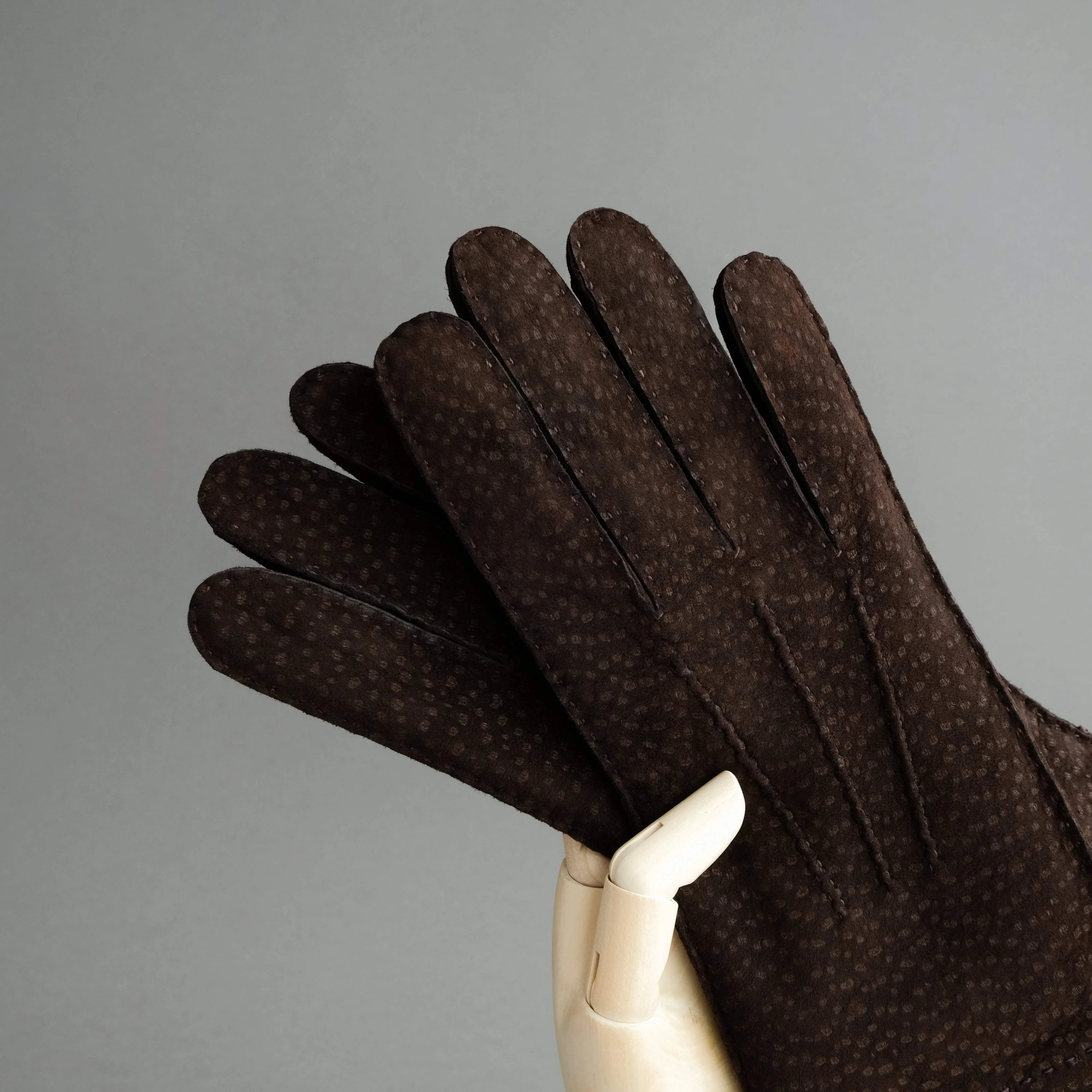 Gentlemen's Gloves from Dark Brown Carpincho Leather Lined With Cashmere