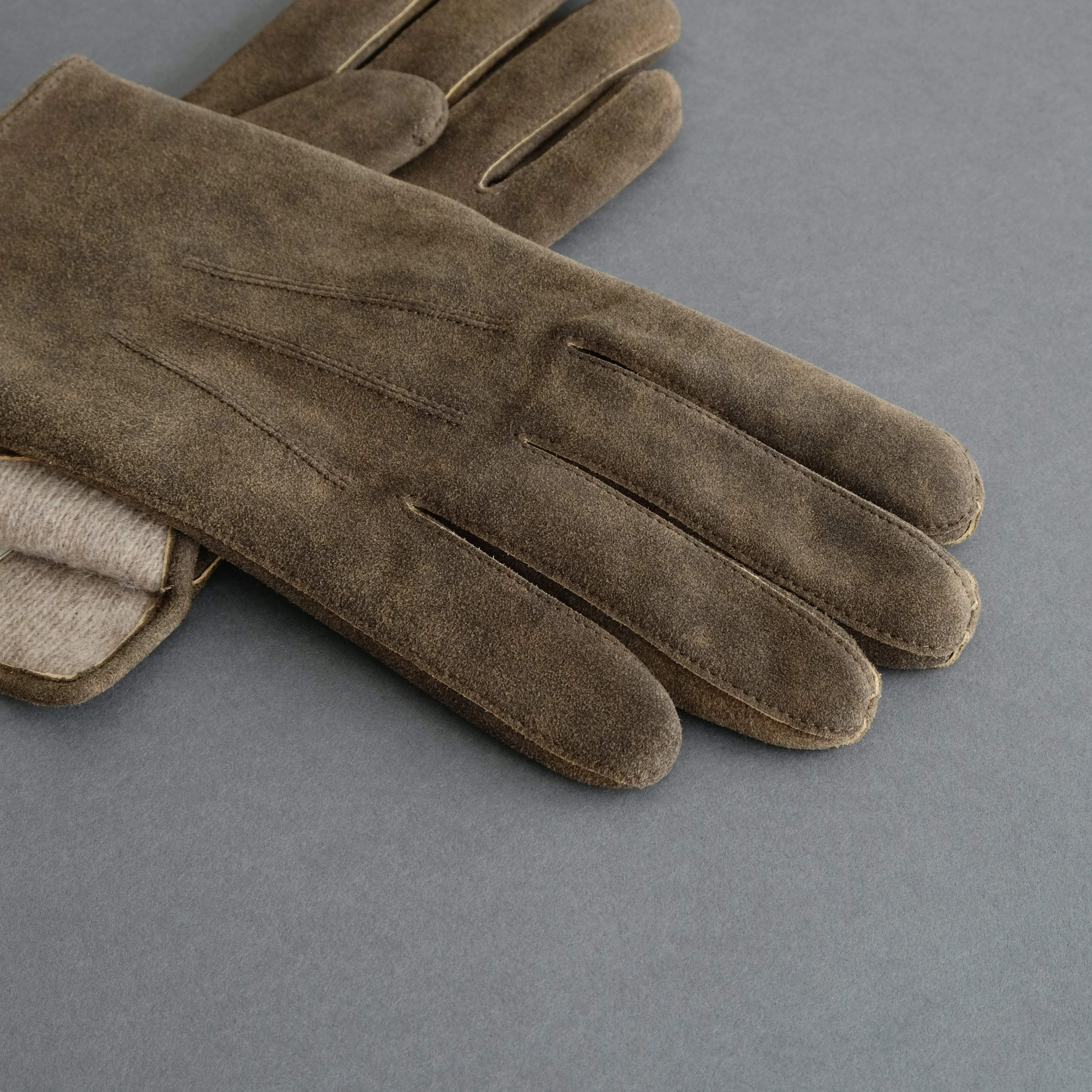 Gentlemen's Gloves from Walnut Goatskin Lined with Cashmere